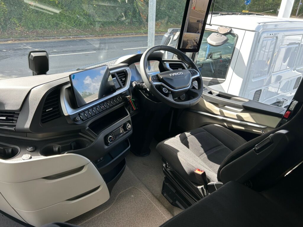 Iveco S-Way As440S50TX/P 6×2 Tractor Unit Gallery Image 4