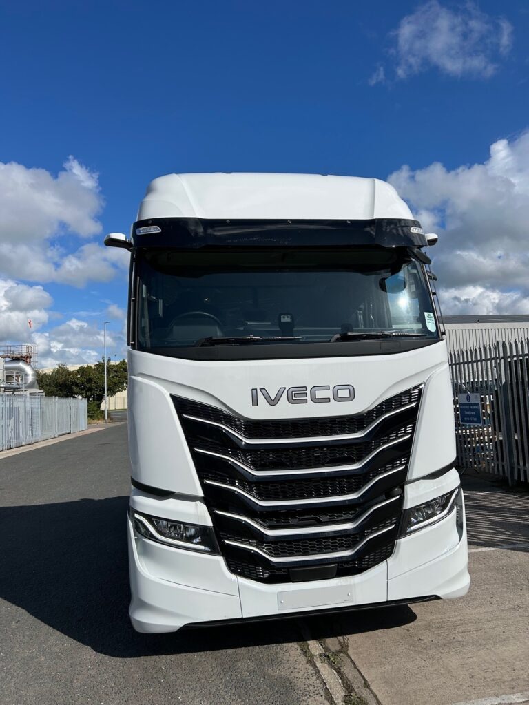 Iveco S-Way As440S50TX/P 6×2 Tractor Unit Gallery Image 10