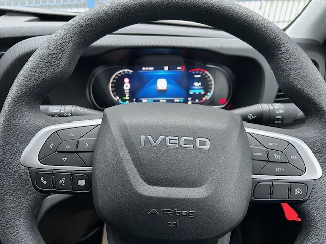 Brand New Iveco Daily 2.3D HPI 14V 35S 4100 Manual LWB H2 Gallery Image 2