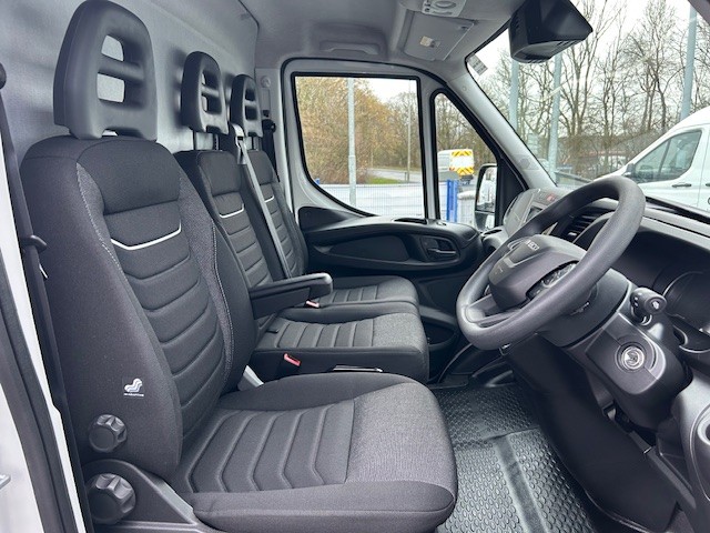 Brand New Iveco Daily 2.3D HPI 14V 35S 4100 Manual LWB H2 Gallery Image 7