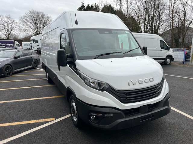 Brand New Iveco Daily 2.3D HPI 14V 35S 4100 Manual LWB H2 Thumbnail