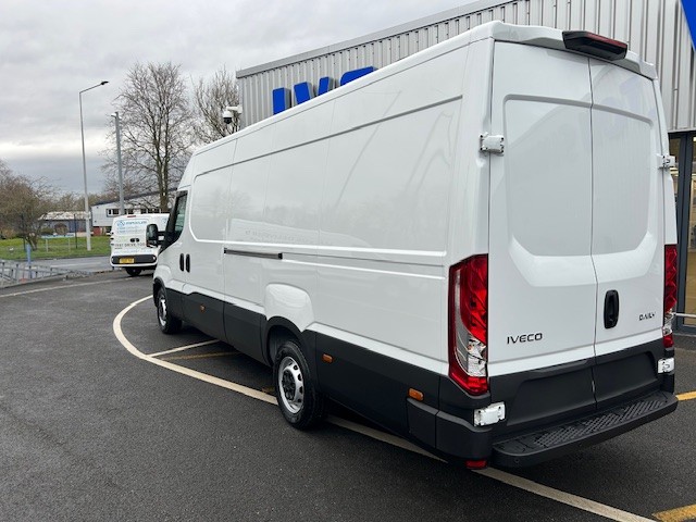 Brand New Iveco Daily 2.3D HPI 14V 35S 4100 Manual LWB H2 Gallery Image 9