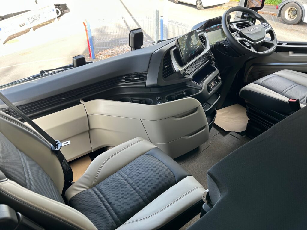 Brand-New Iveco S-Way AS440S58TX/FP 6 x 2 Tractor Unit Gallery Image 2