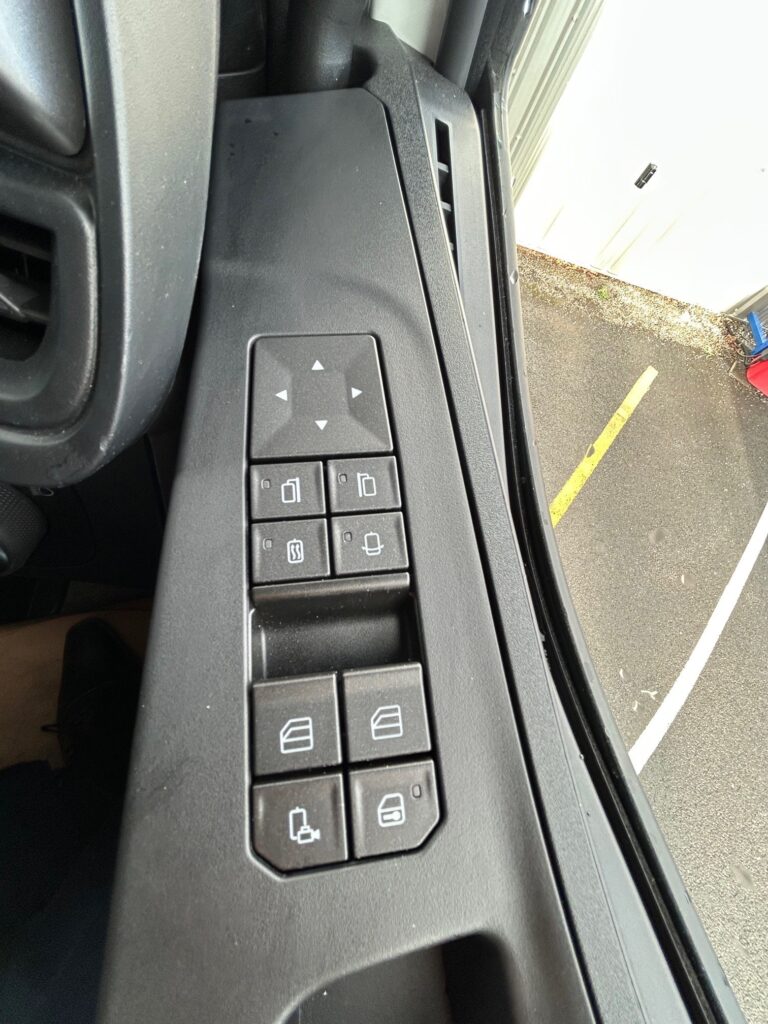 Brand-New Iveco S-Way AS440S58TX/FP 6 x 2 Tractor Unit Gallery Image 15