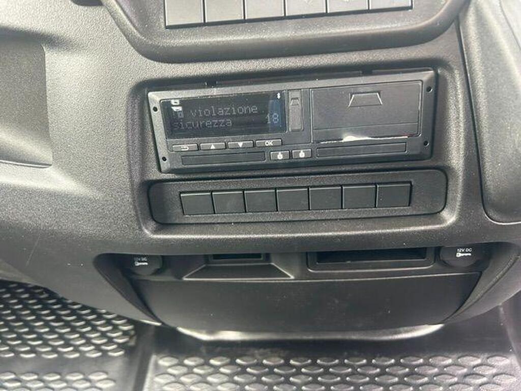 Brand New Iveco Daily 3.0D HPI 18V Business 70C 4100L HiMatic LWB H3 Euro 6 5dr (DRW) Gallery Image 4