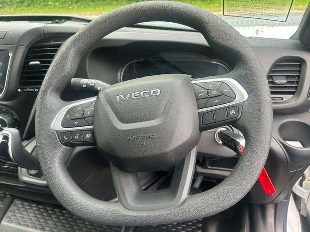 Brand New Iveco Daily 3.0D HPI 18V Business 70C 4100L HiMatic LWB H3 Euro 6 5dr (DRW) Gallery Image 3