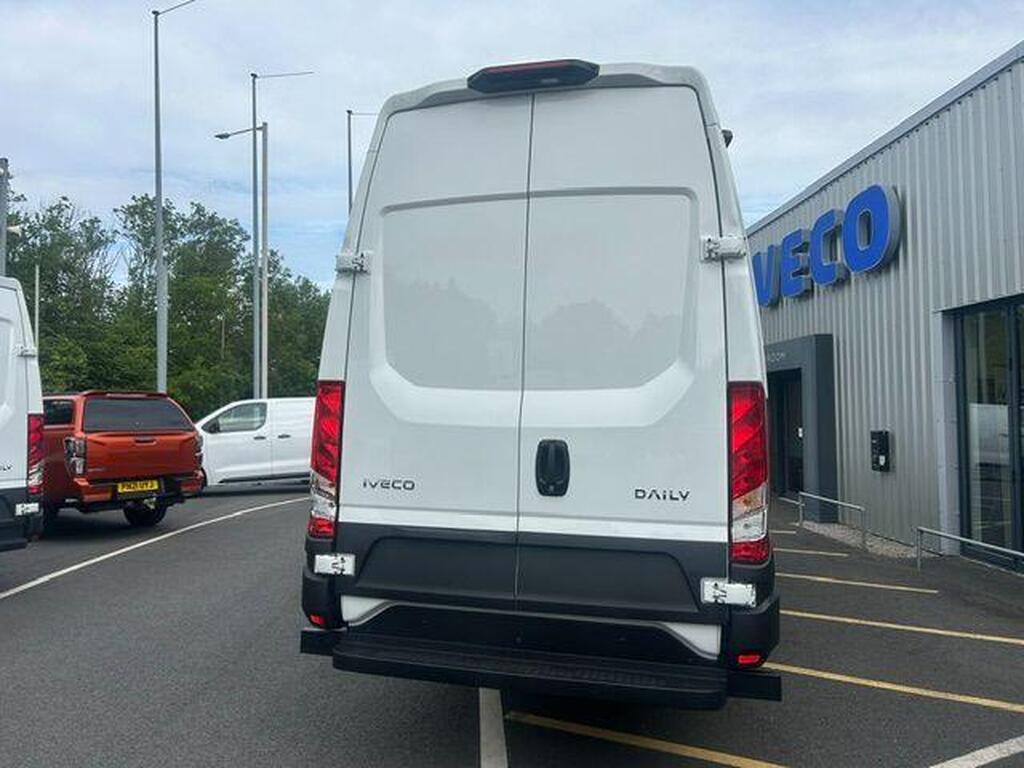 Brand New Iveco Daily 3.0D HPI 18V Business 70C 4100L HiMatic LWB H3 Euro 6 5dr (DRW) Gallery Image 15