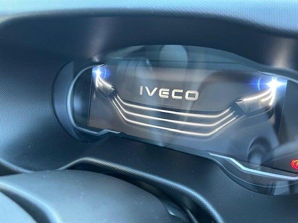 Brand New Iveco Daily 2.3D HPI 14V Business 35S 3520L HiMatic MWB High Roof Euro 6 (s/s) 5dr Gallery Image 6