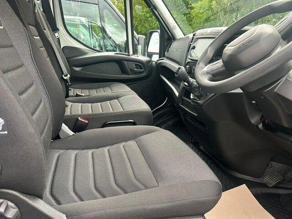 Iveco Daily 2.3D HPI 14V Business 35S 3750 LWB Dropside Gallery Image 5