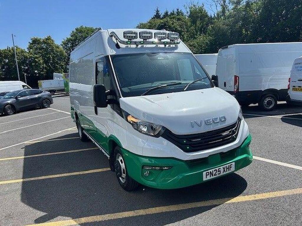 Iveco Daily 3.0D HPI 18V Business 35C 3520LMWB H2 Gallery Image 2