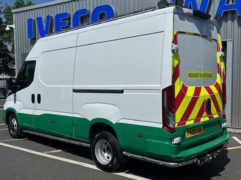 Iveco Daily 3.0D HPI 18V Business 35C 3520LMWB H2 Gallery Image 3