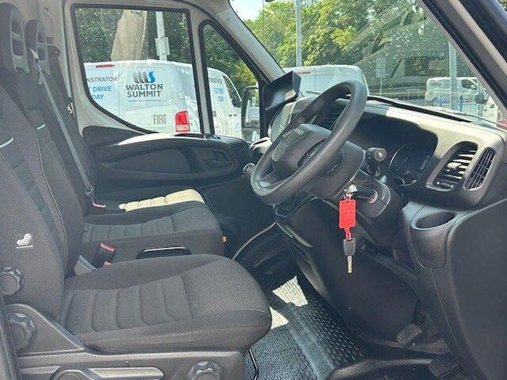 Iveco Daily 3.0D HPI 18V Business 35C 3520LMWB H2 Gallery Image 5