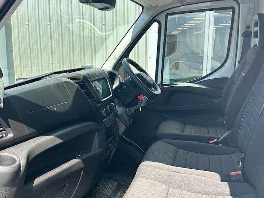 Iveco Daily 3.0D HPI 18V Business 35C 3520LMWB H2 Gallery Image 8
