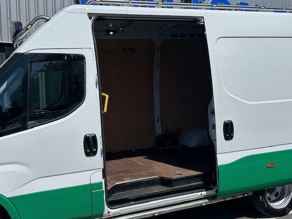 Iveco Daily 3.0D HPI 18V Business 35C 3520LMWB H2 Gallery Image 9